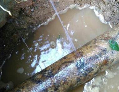 裕安楼顶渗水维修公司分享下地暖漏水的原因及检测方法。